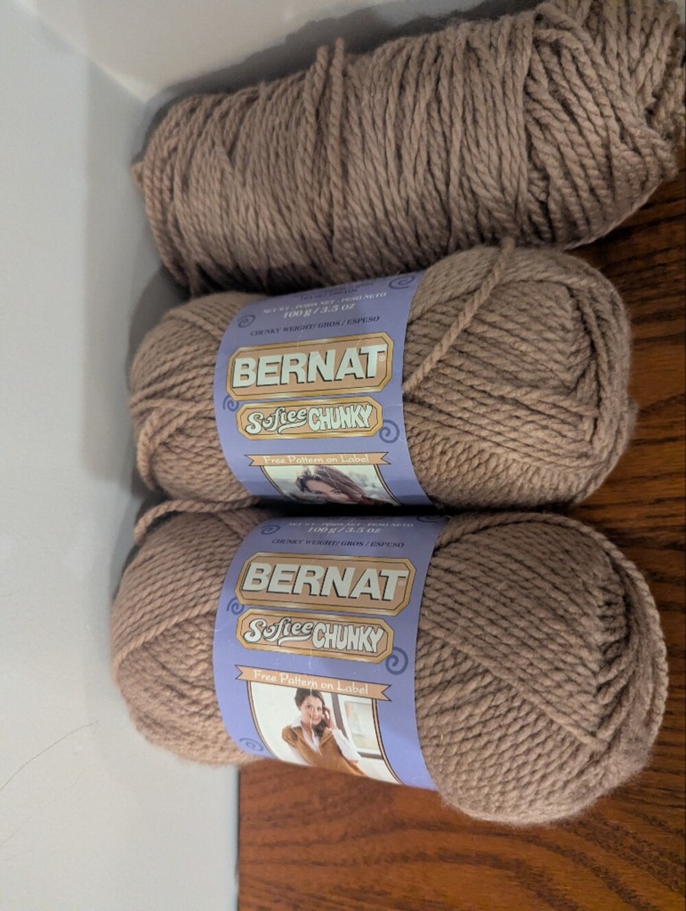 Bernat Softee Chunky Yarn Soft Taupe 3 Skiens Bundle 10.5 Oz Totali Ki